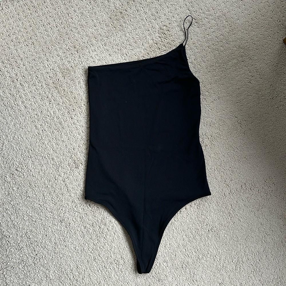 Babaton black one shoulder bodysuit